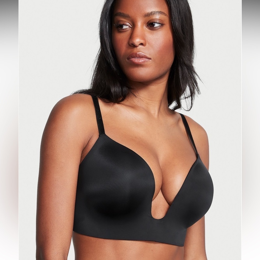 Victoria’s Secret plunge low back bra black size 32B